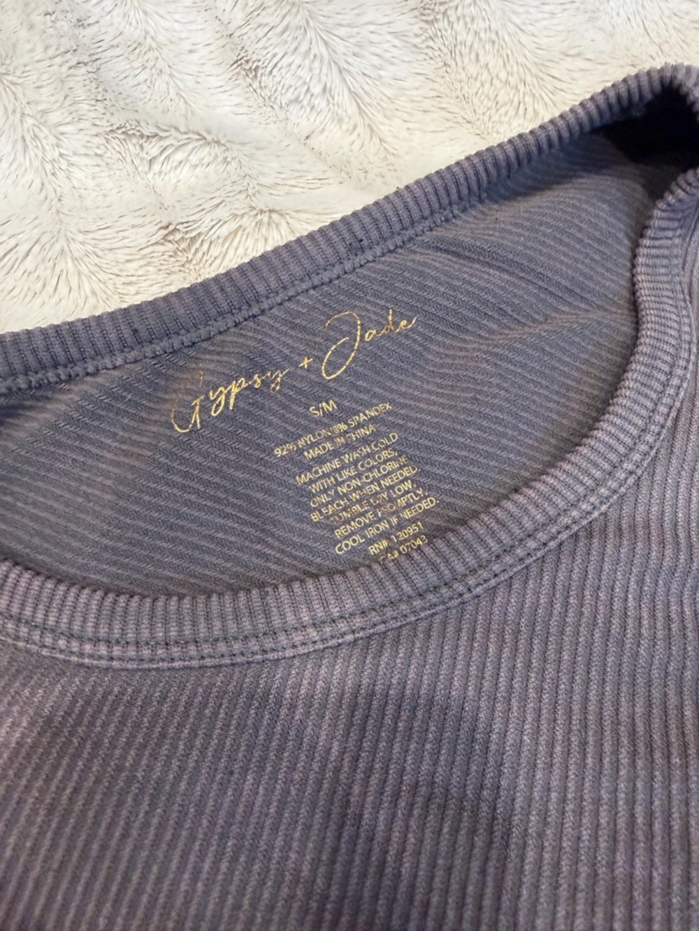 Women’s Cropped Ribbed Tee - Picture 3 of 3